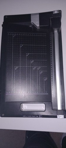Fotopapierschneidemaschine